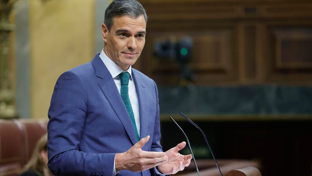 Pedro Sánchez se burla del PP y Vox: "¿Es una discusión de pareja o una ruptura en toda regla?"