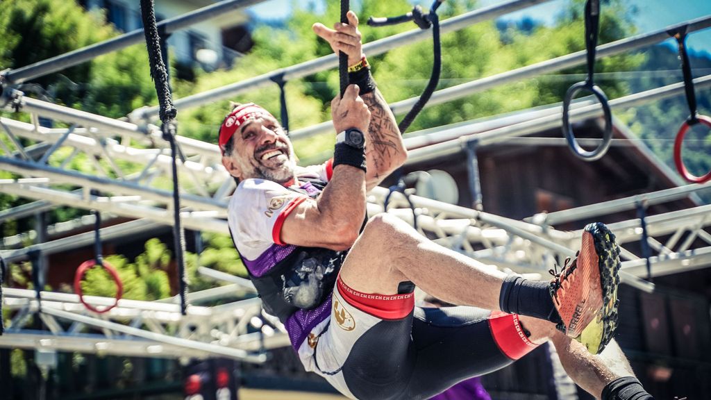 Sergio, en uno de los obstáculos de suspensión de la Spartan Race