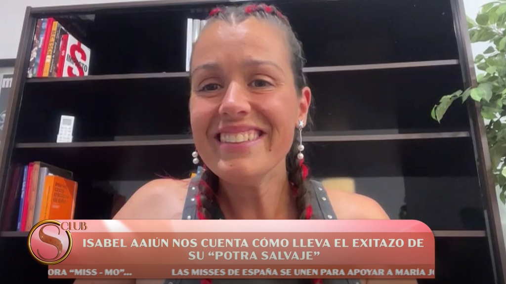 Isabel Aaiún, cantante de 'Potra Salvaje', desvela en 'Socialité Club' qué es para ella el empoderamiento femenino