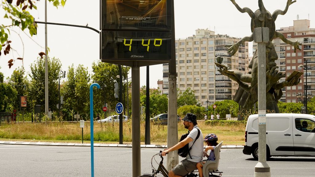 Primera ola de calor del verano: ¿Por qué los termómetros de la calle marcan temperaturas tan extremas?