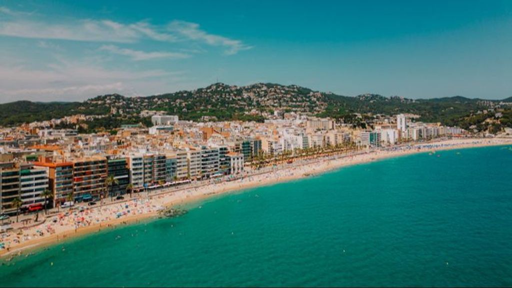 Lloret de Mar prohíbe fumar en sus playas con sanciones de hasta 750 euros