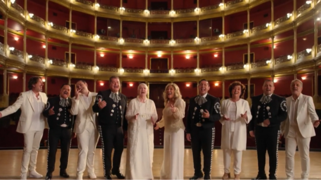 El concierto de Mocedades junto a Mariachis Vargas en el Teatro Real: más de 55 años sobre los escenarios