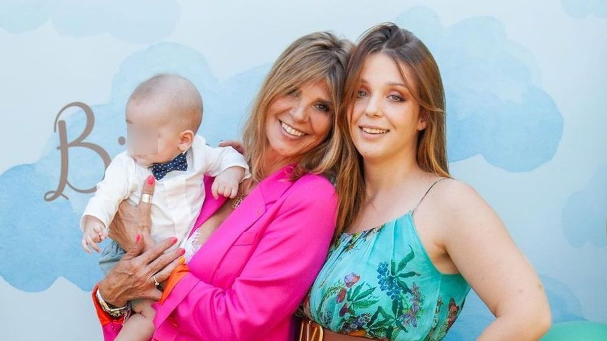 Arantxa de Benito junto a Zayra y su nieto Hugo.