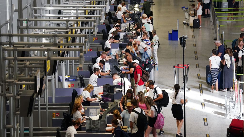 Incidencias en la cola de facturación del Aeropuerto de Málaga-Costa del Sol