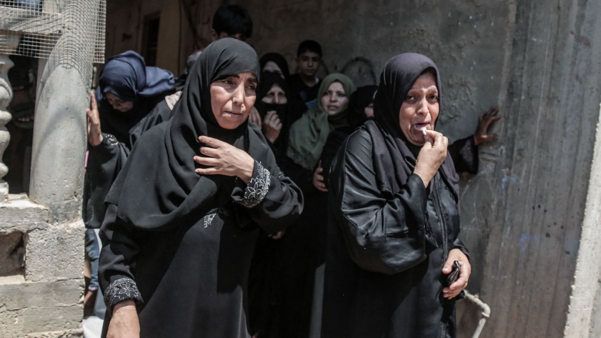 ujeres palestinas durante un funeral en la Franja de Gaza