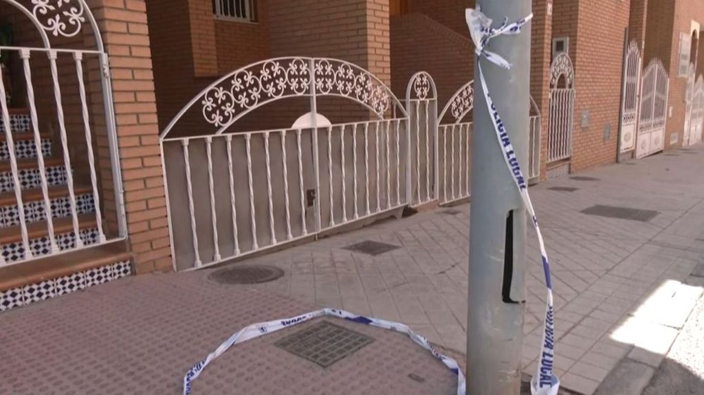 Encuentran a dos jóvenes muertos tras recibir disparos en la cabeza en el barrio de Los Molinos de Almería
