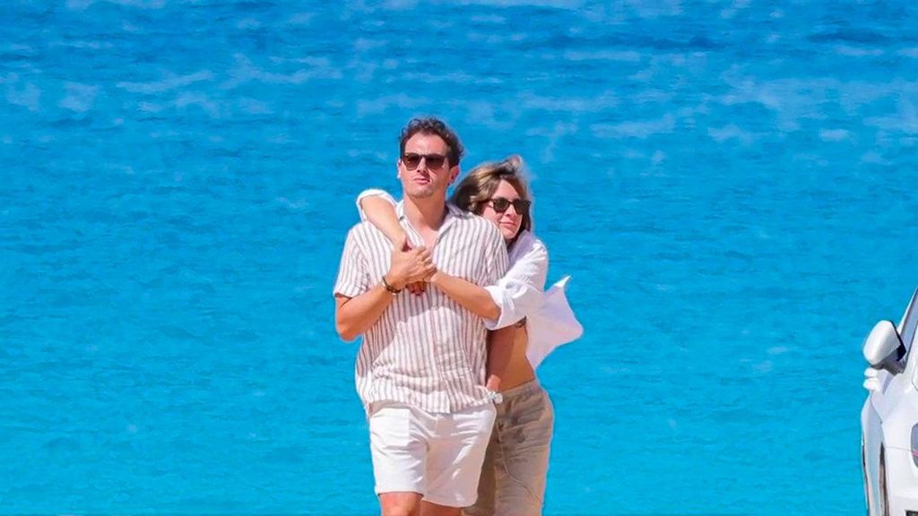 Albert Rivera y Carla Cotterli, más enamorados que nunca: las imágenes de sus románticas vacaciones Socialité 2024 Top Vídeos 196