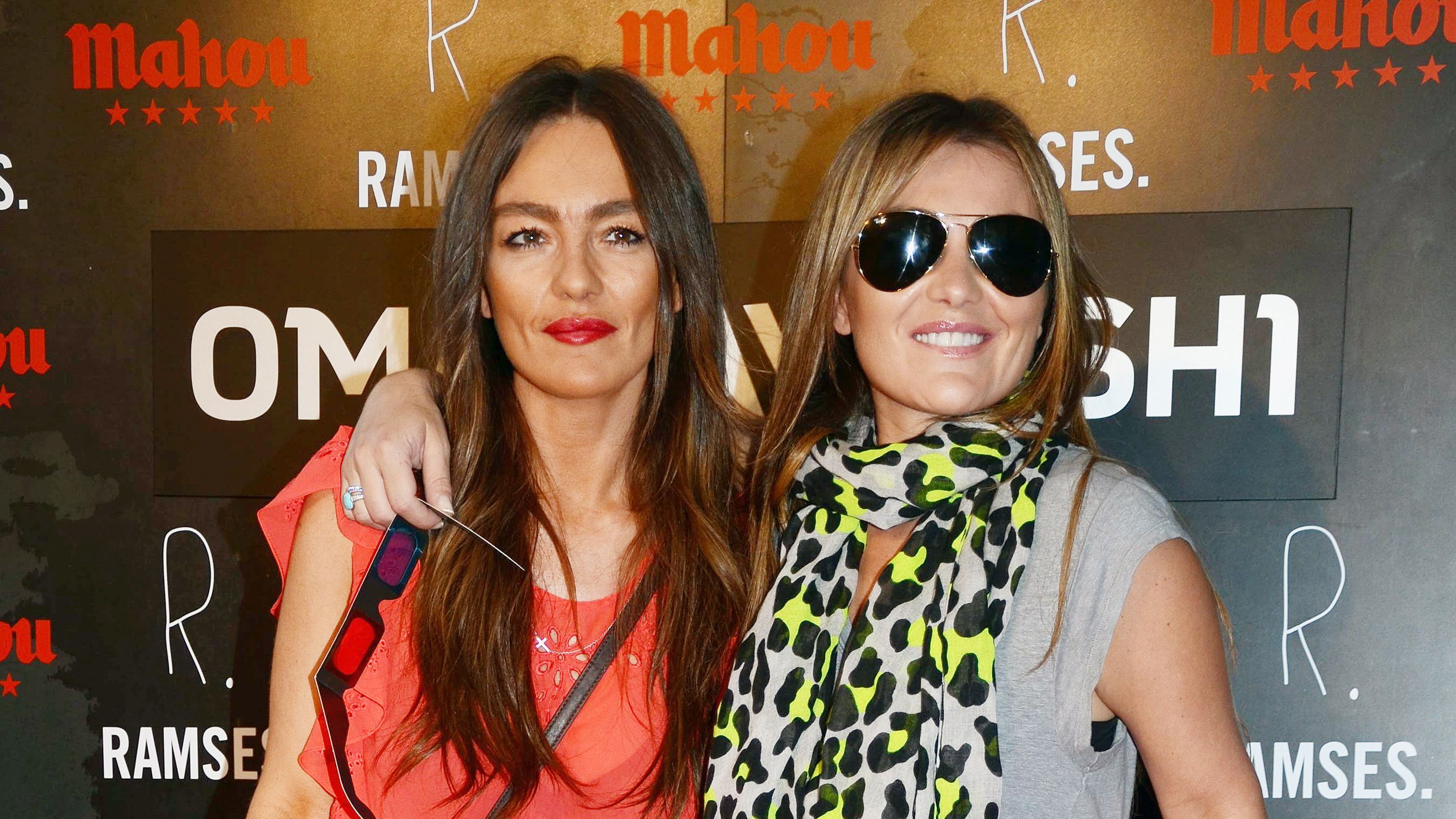 Amaia e Idoia juntas de photocall