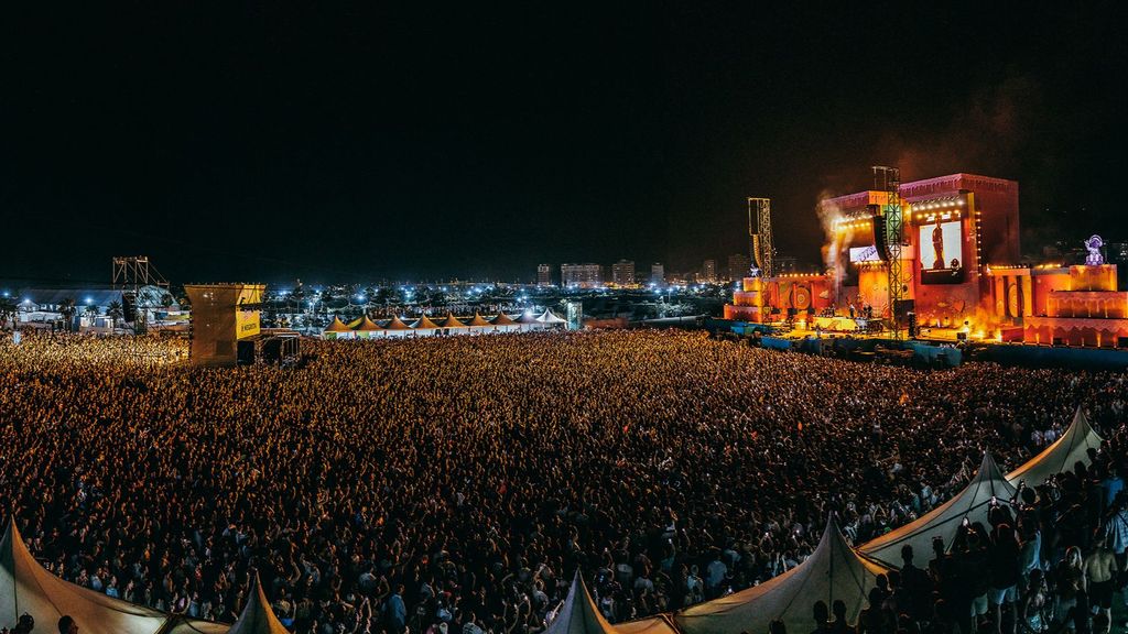 Ambos festivales han destacado por su alta asistencia, su destacada oferta artística y su influencia significativa en las economías locales