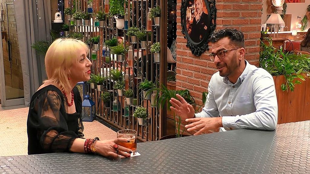 Cristina y Mario durante su cita en 'First Dates'