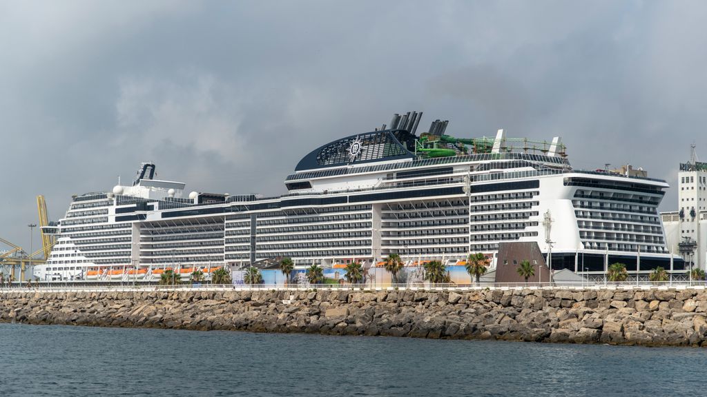 El alcalde de Barcelona propone subir la tasa turística a los cruceristas en tránsito a más de 4 euros