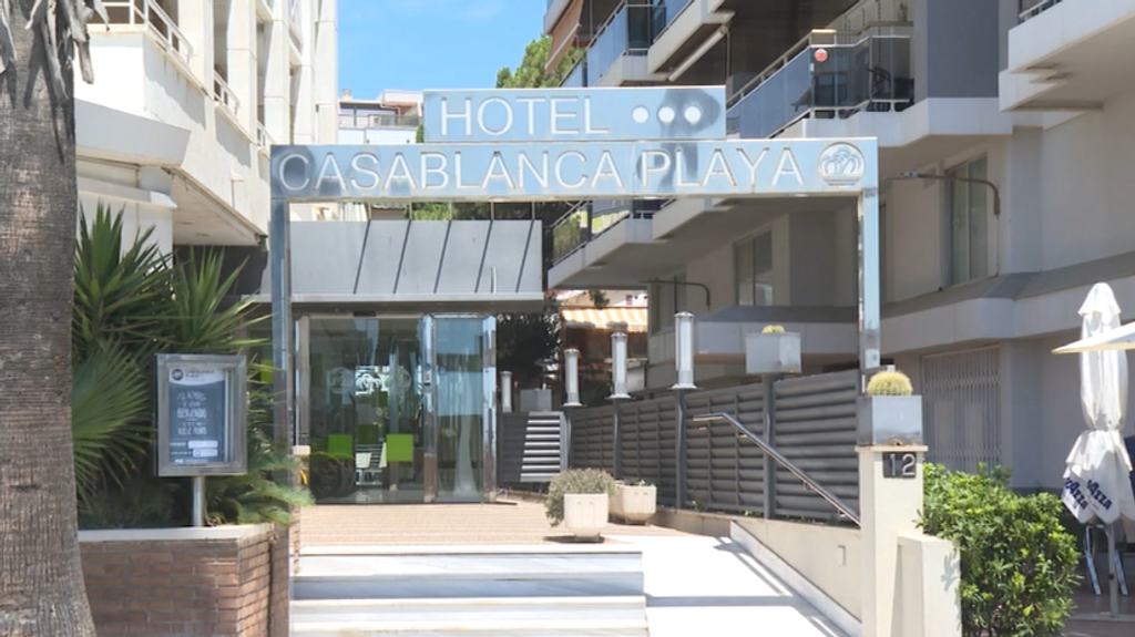 Los hoteles de tres estrellas en peligro de extinción: los pisos turísticos como opción más asequible