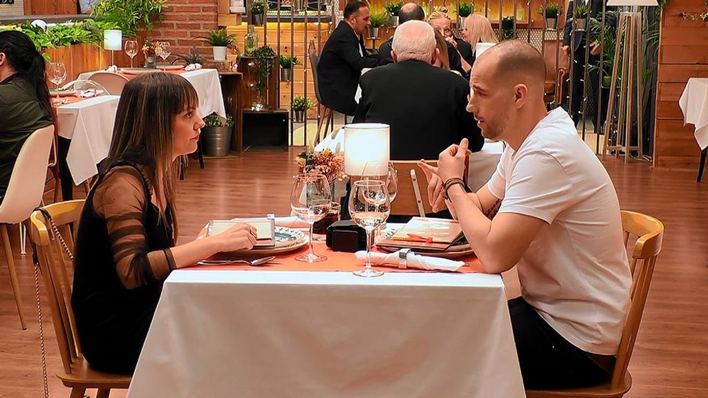 Dos solteros salen de ‘First Dates’ con el nombre de su primer hijo y la canción que sonará en la boda