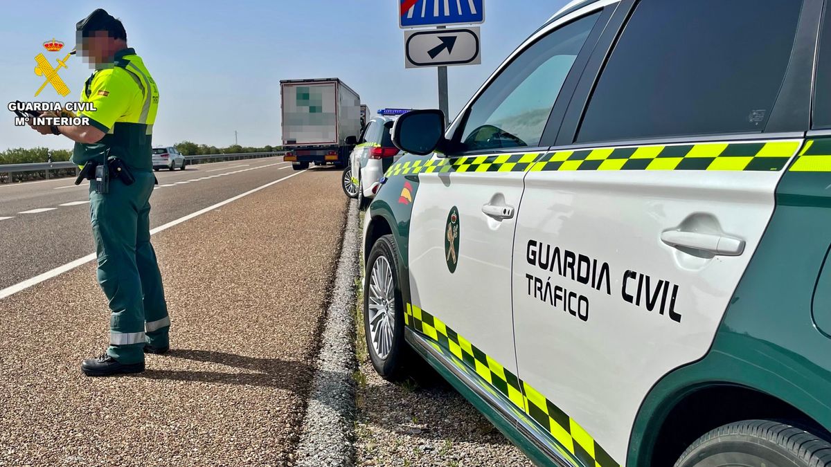 Investigado un hombre tras sufrir un accidente conduciendo sin carné bajo los efectos del alcohol y drogas en Badajoz