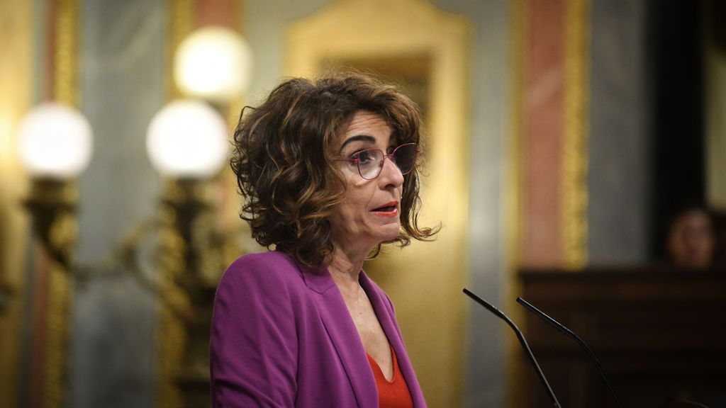 La vicepresidenta primera y ministra de Hacienda, María Jesús Montero, durante una sesión plenaria extraordinaria, en el Congreso de los Diputados, a 23 de julio de 2024