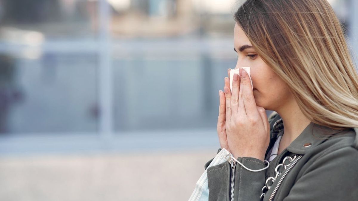 La congestión nasal es uno de los síntomas de la nueva variante del coronavirus