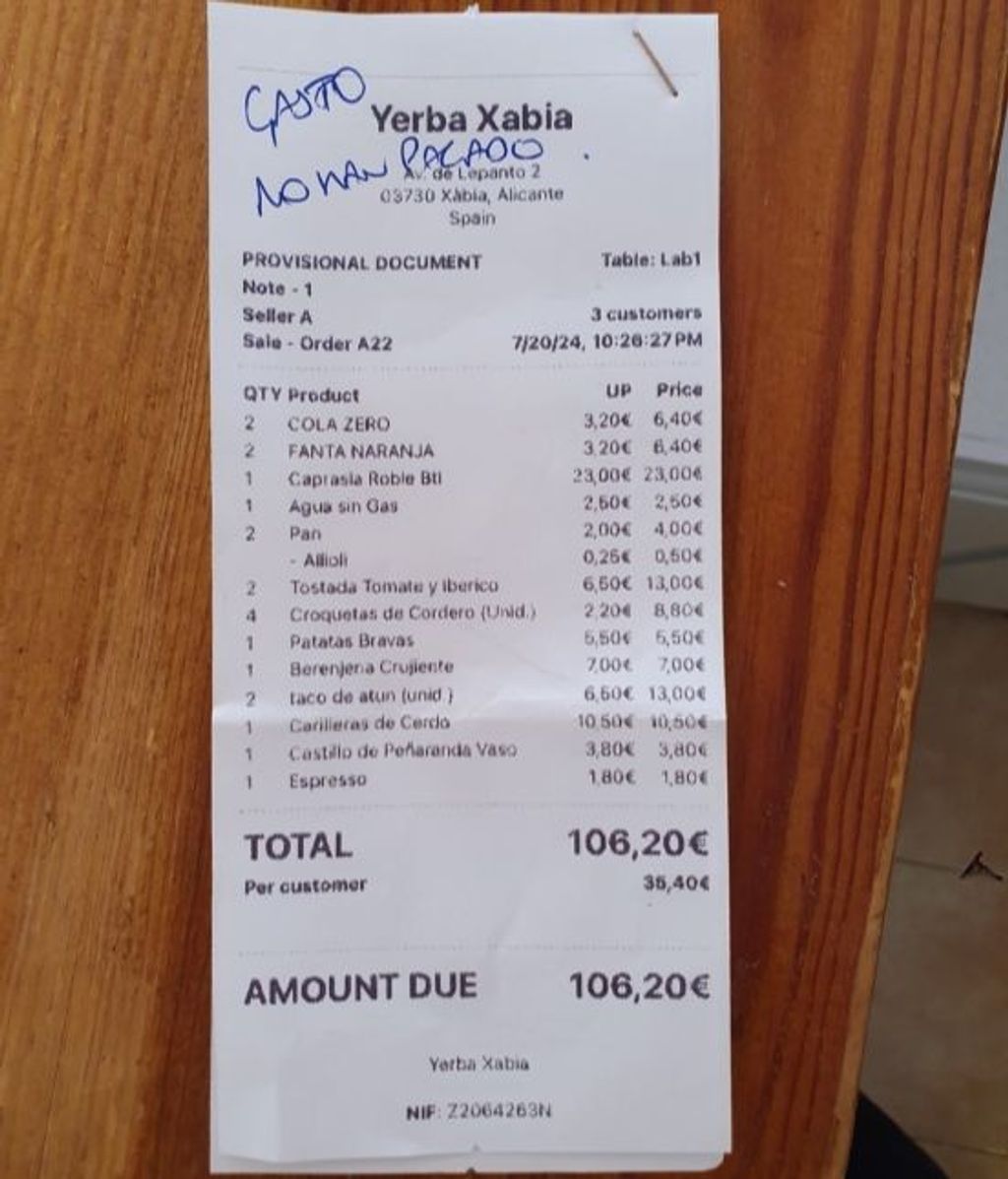 La familia hizo un 'simpa' dejando a deber un total de 106,20 euros en el Restaurante Yerba Xàbia