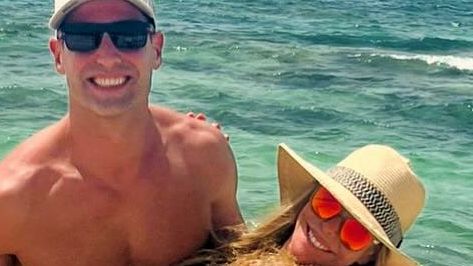 El posado veraniego de Lara Dibildos y su nueva pareja, Carlos Maturana