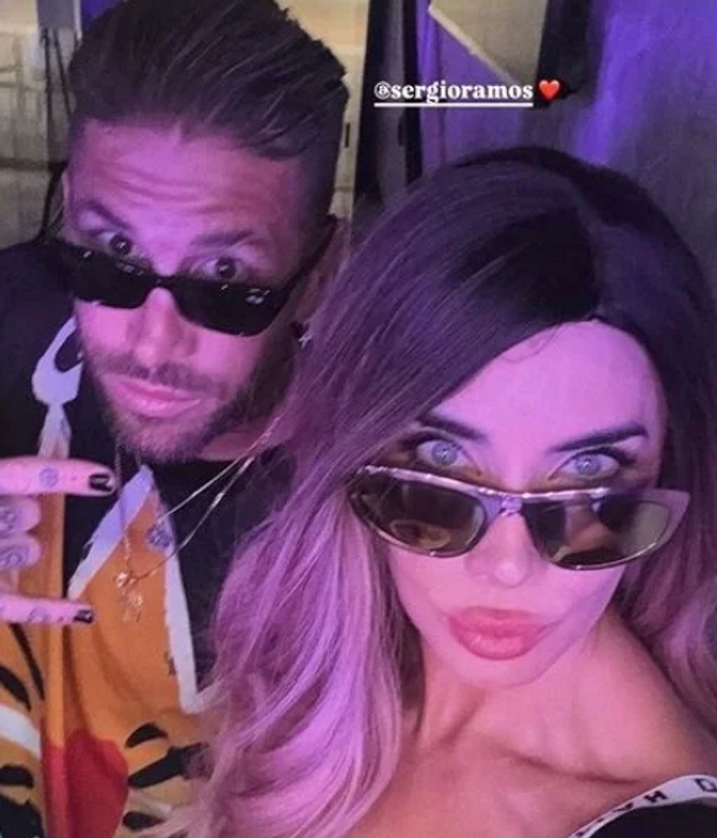 Sergio Ramos y Pilar Rubio en el concierto de Karol G