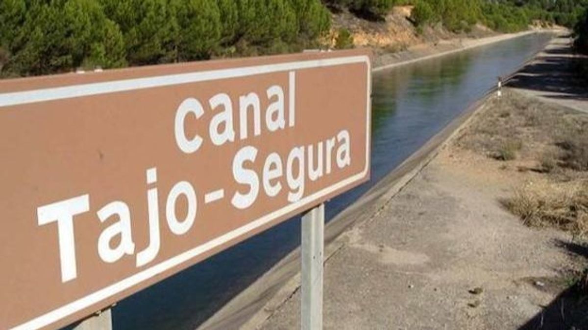 Un tramo del canal del trasvase Tajo-Segura