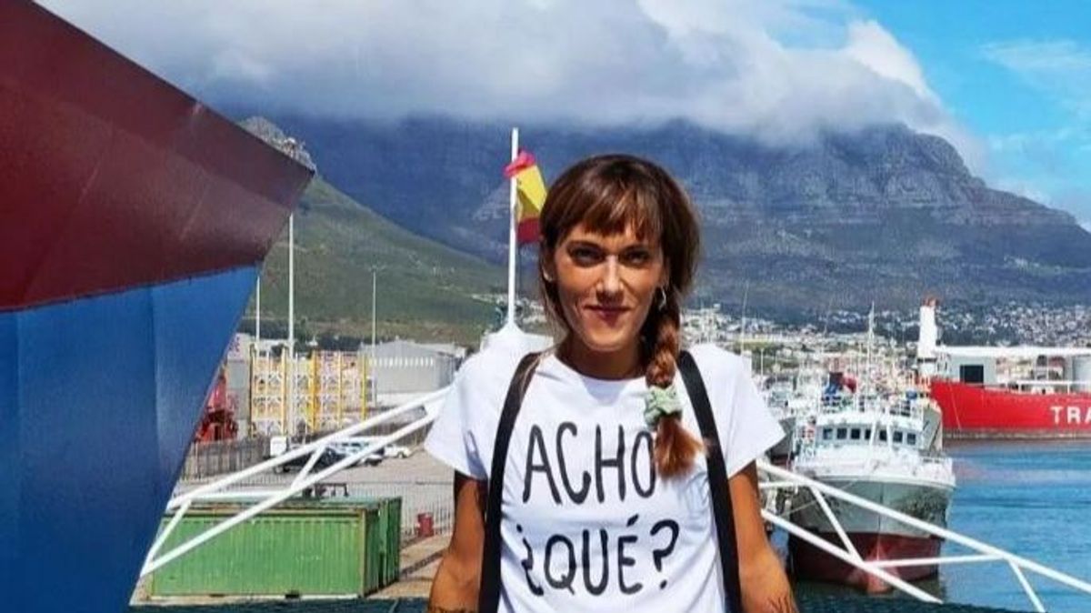 Amparo Burguillos es bióloga, sobrevivió al hundimiento del barco en Malvinas