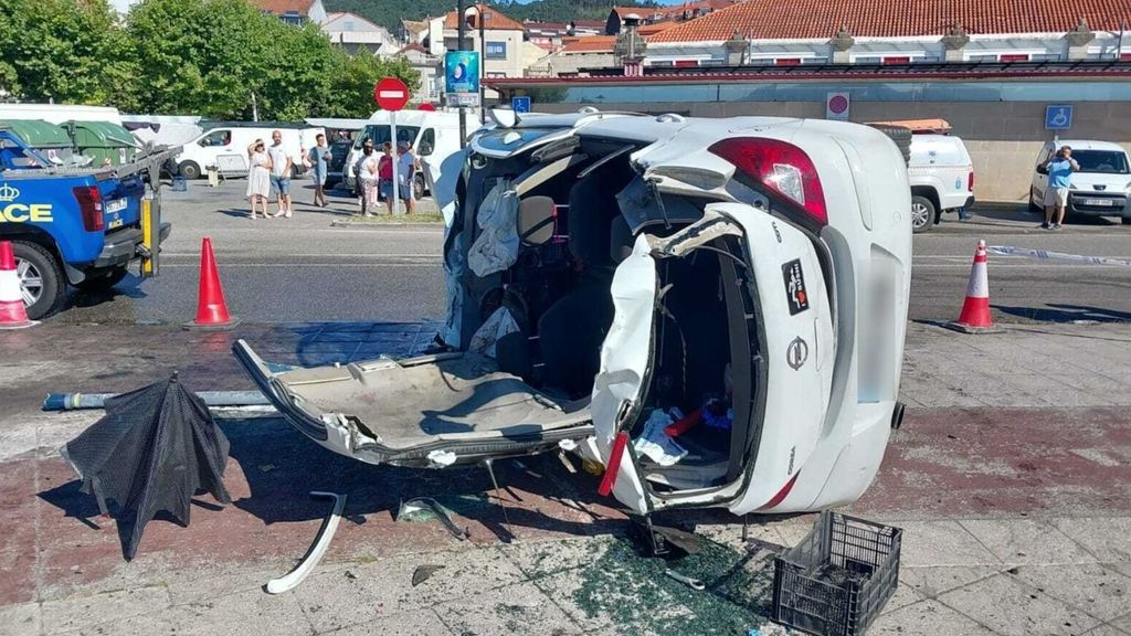 Fallece un joven en Cangas tras chocar contra otro vehículo que estaba siendo perseguido por la Policía