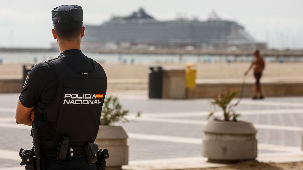 La Policía Nacional investiga la violación de una joven de 20 años en la playa del Cabanyal durante la madrugada del miércoles