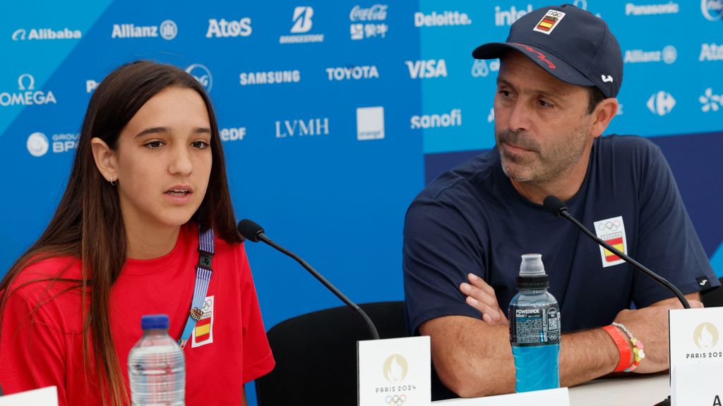 La skater española Natalia Muñoz y el seleccionador español Alain Goikoetxea