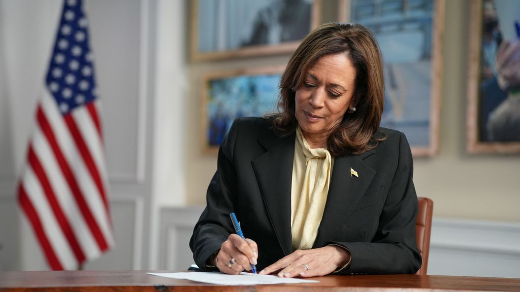 Kamala Harris firma oficialmente su candidatura a las elecciones: "Trabajaré duro para ganar cada voto"