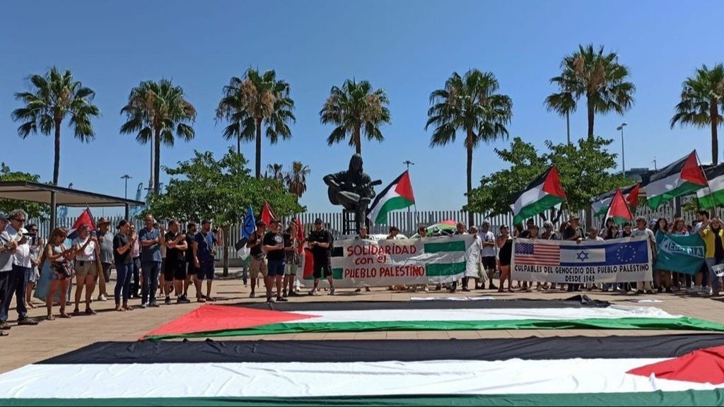 Más de 200 manifestantes en Algeciras exigen al Gobierno que no atraquen barcos con armamento para Israel