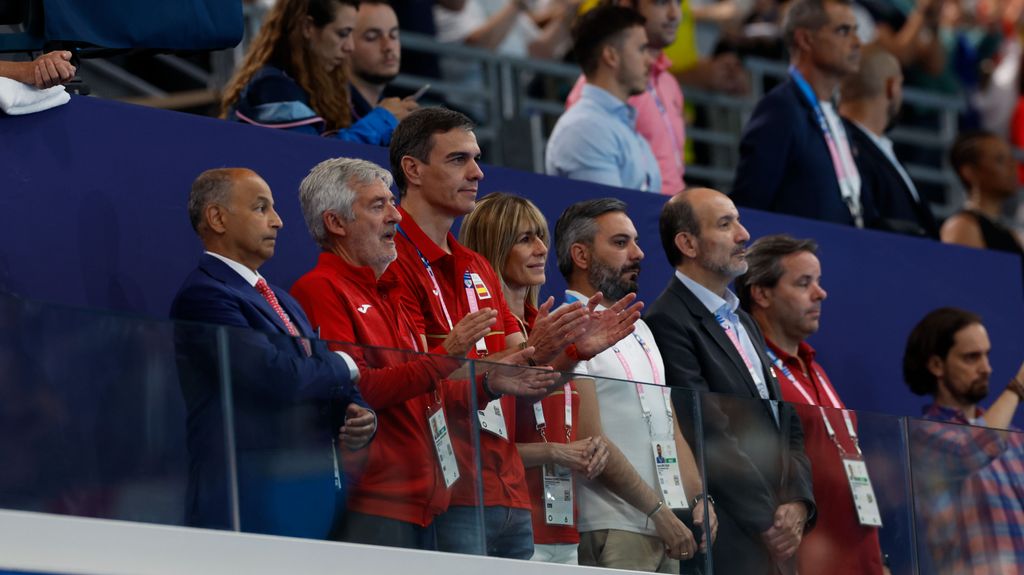 Pedro Sánchez y Begoña, sonrientes