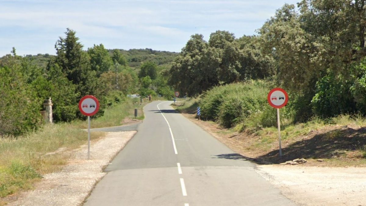 Carretera A-5301 por Almadén de la Plata, Sevilla