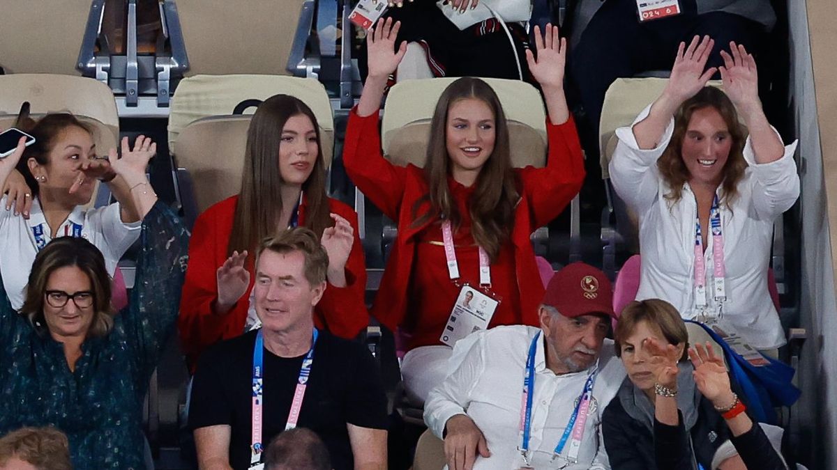 La princesa Leonor y la infanta Sofía asisten al partido de dobles entre los tenistas españoles Rafael Nadal y Carlos Alcaraz y los argentinos Máximo González y Andrés Molteni