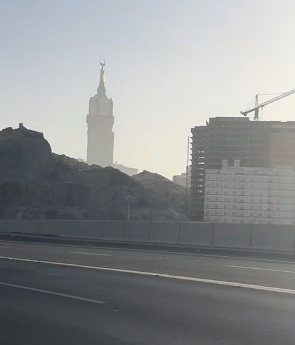 Jota Peleteiro enfoca la torre Zamzam, en La Meca, tras su llegada a Arabia Saudí