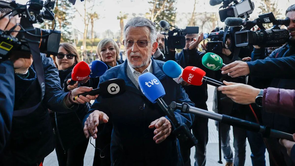 Alfonso grau en su llegada como procesado a la Audiencia de Valencia