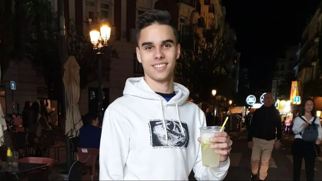 La madre de Damián Alexander, el joven desaparecido en Xàtiva hace 14 días: "Me muero por hablar con él"