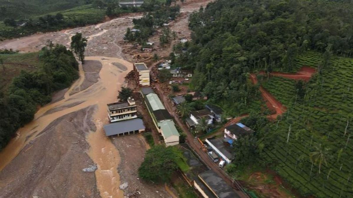 Cientos de muertos en los deslizamientos de tierra en Kerala, India.