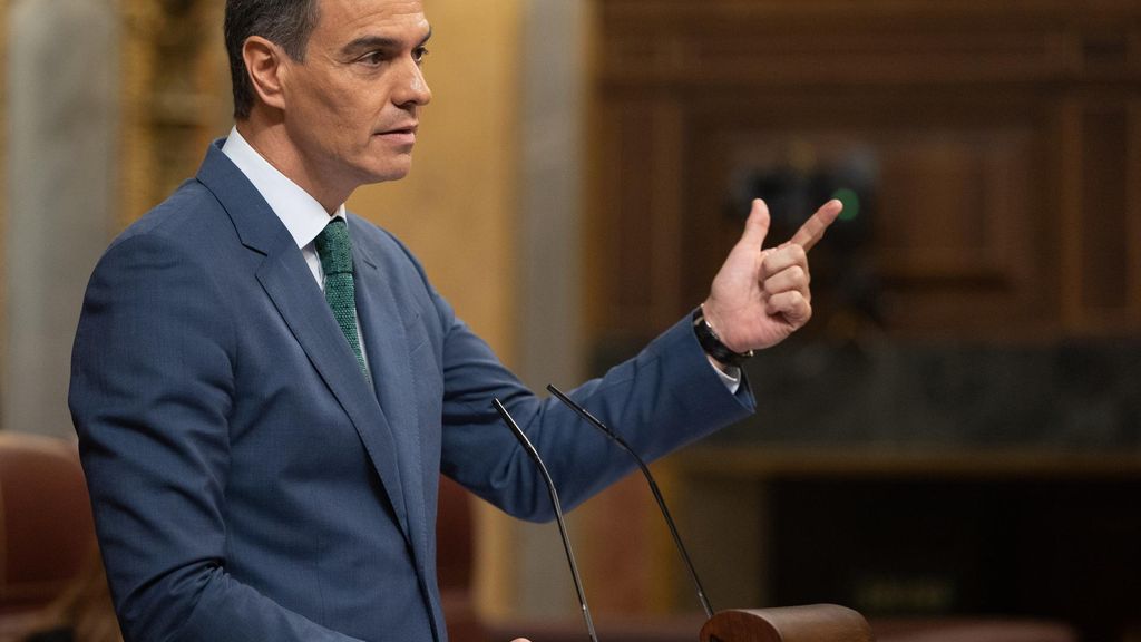 El presidente del Gobierno, Pedro Sánchez, comparece durante una sesión extraordinaria en el Congreso de los Diputados, a 17 de julio de 2024, en Madrid (España). Pedro Sánchez presenta hoy las líneas fundamentales del Plan de Acción por la Democracia, ta