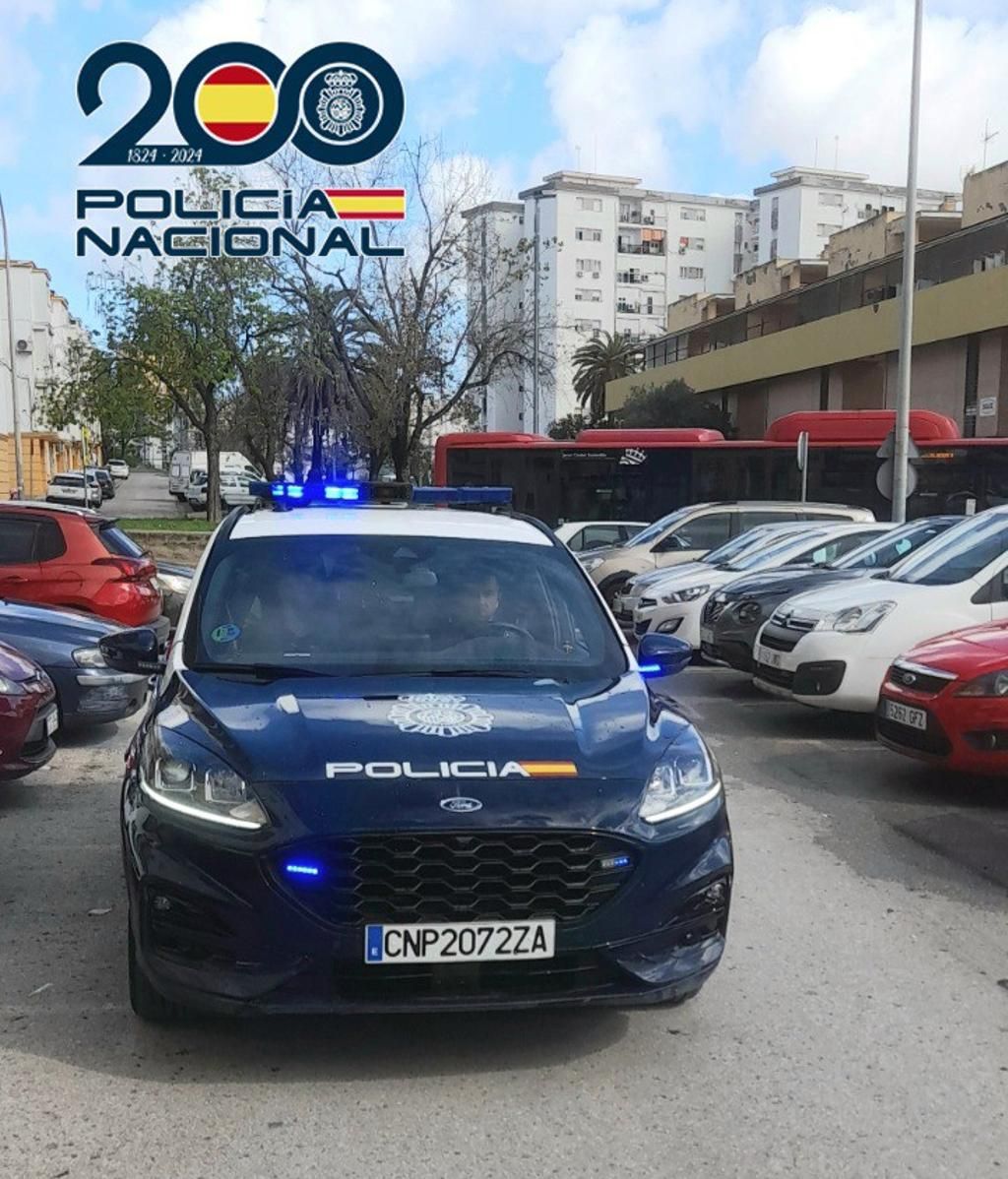 Vehículo de la Policía Nacional.