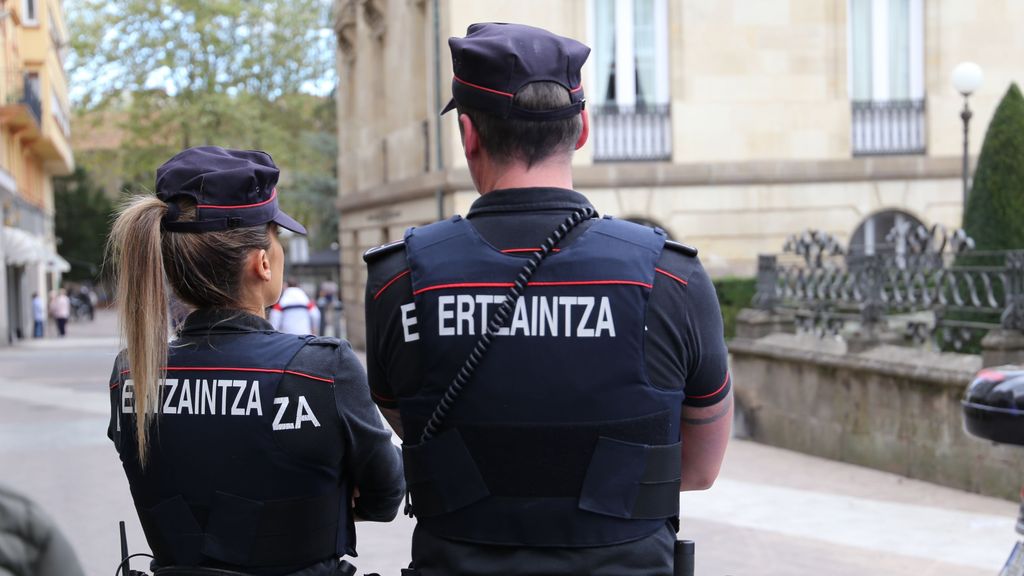 Agentes de la Ertzaintza