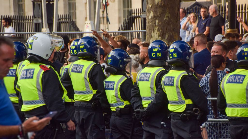 La Policía Metropolitana de Londres detiene a un centenar de personas tras las protestas de Southport, Londres