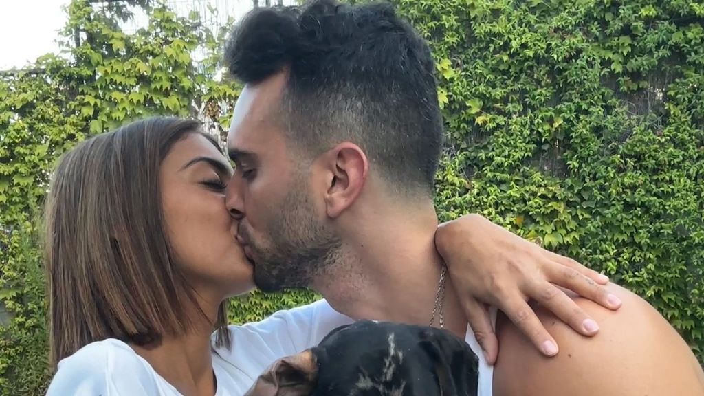 El romántico beso de Marieta y Suso Álvarez que confirma su actual relación sentimental