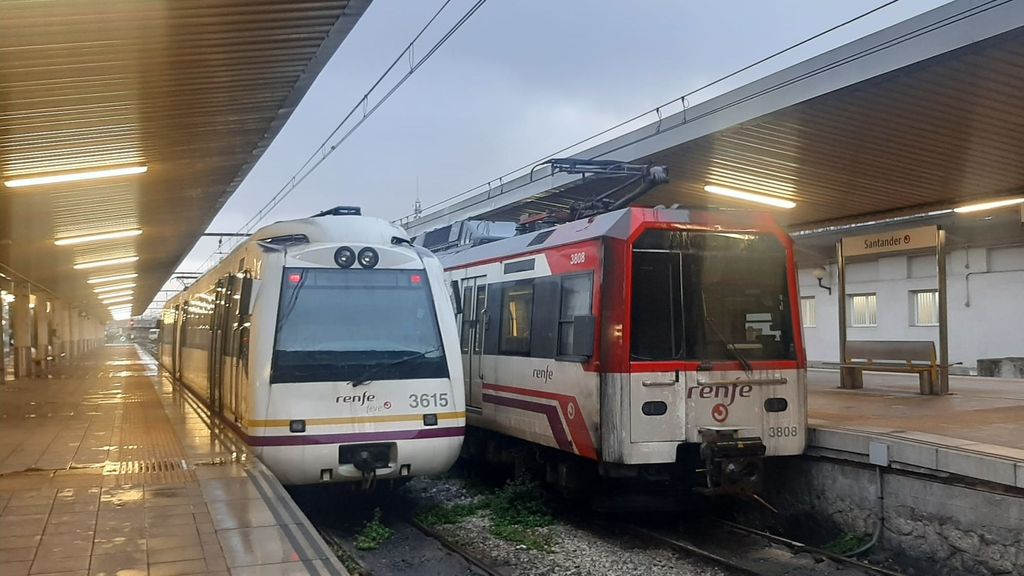 Trenes en la estación de Santander