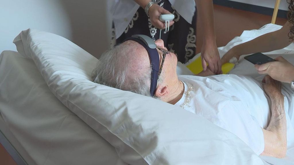 Una diadema permite medir el dolor de los ancianos de una residencia