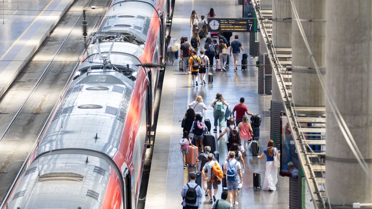 Caos en Chamartín en plena operación salida: retrasos de hasta tres horas