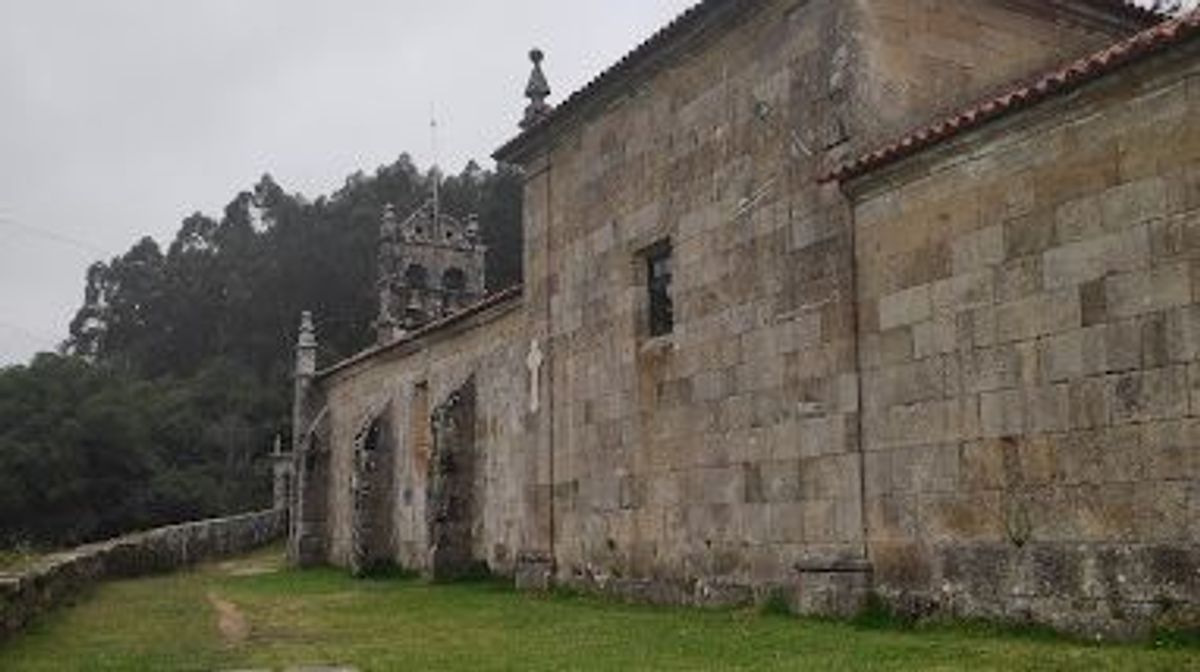 Imagen de la iglesia parroquial de San Pedro de Bordóns, Sanxenxo (Pontevedra)