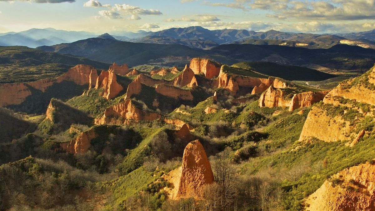 Las Médulas es uno de los monumentos naturales más visitados de España