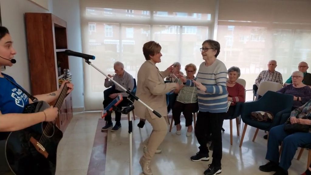 Una residencia de Pontevedra celebra conciertos en vivo para prevenir la soledad de los ancianos