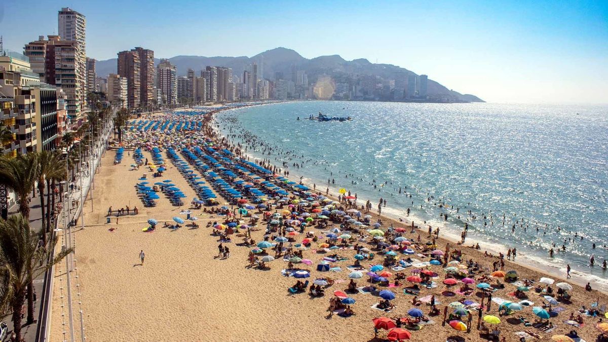 Vísta aérea de la playa de Benidorm