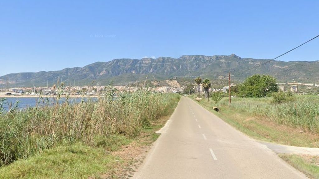 Carretera que une La Ràpita con El Poblenou del Delta en Tarragona